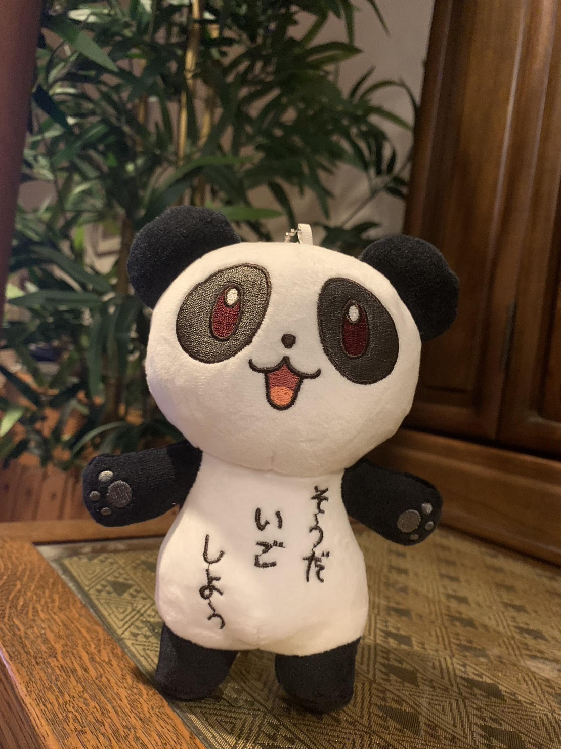 いごぱんだぬいぐるみ